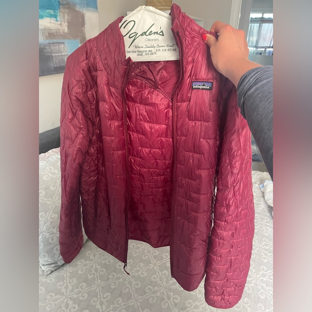 Patagonia Nano puff size women’s medium, color, maroon